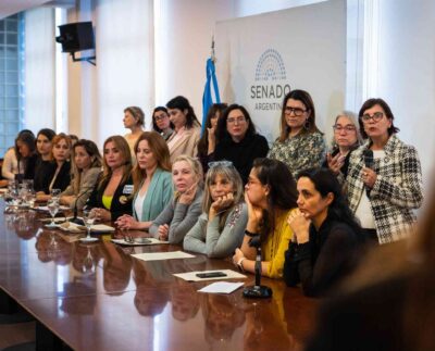 Periodistas Argentinas durante la presentación del caso en el Senado (Foto: X - @periodistasdarg)
