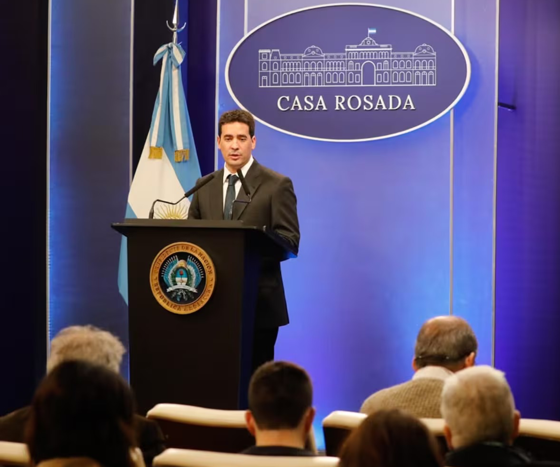 FOPEA exige poner fin a las restricciones inadmisibles al periodismo en Casa Rosada